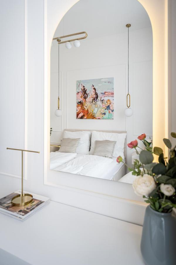 E13 - Grand Boulevard Heritage - Location By Bqa Apartamento *